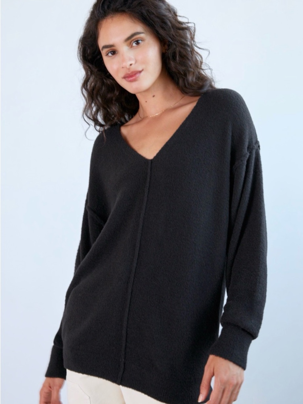 Wilfred by Aritzia Women's Black Boxy V-Neck Sweater - Cozy Knit